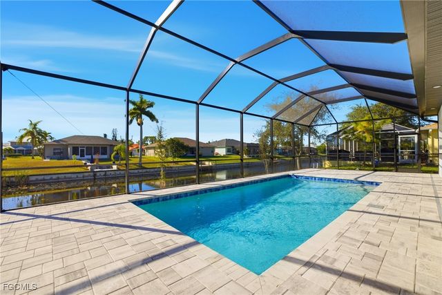 866 SW 18th ST, Cape Coral, FL 33991