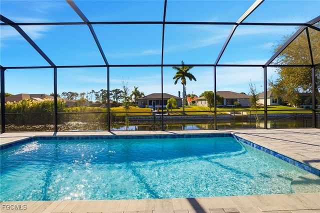 866 SW 18th ST, Cape Coral, FL 33991