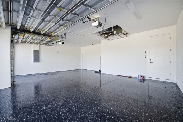 866 SW 18th ST, Cape Coral, FL 33991