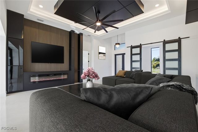 866 SW 18th ST, Cape Coral, FL 33991