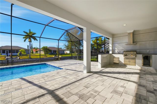 866 SW 18th ST, Cape Coral, FL 33991