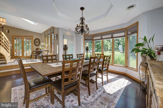 2016 WALL AVE, Burlington, NJ 08016