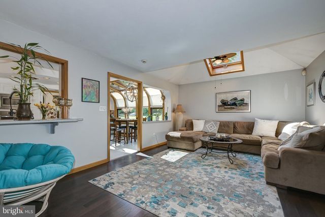 2016 WALL AVE, Burlington, NJ 08016