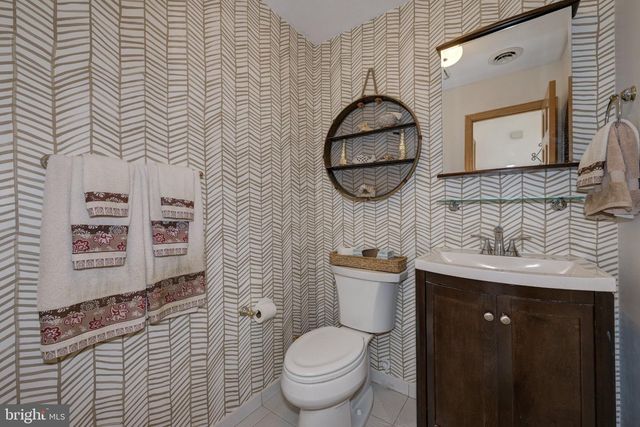 2016 WALL AVE, Burlington, NJ 08016