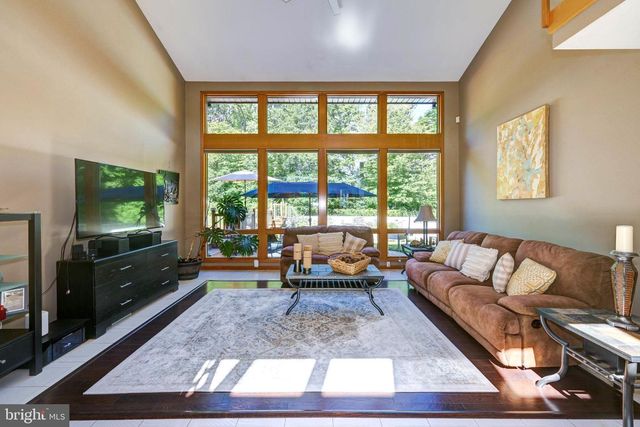 2016 WALL AVE, Burlington, NJ 08016