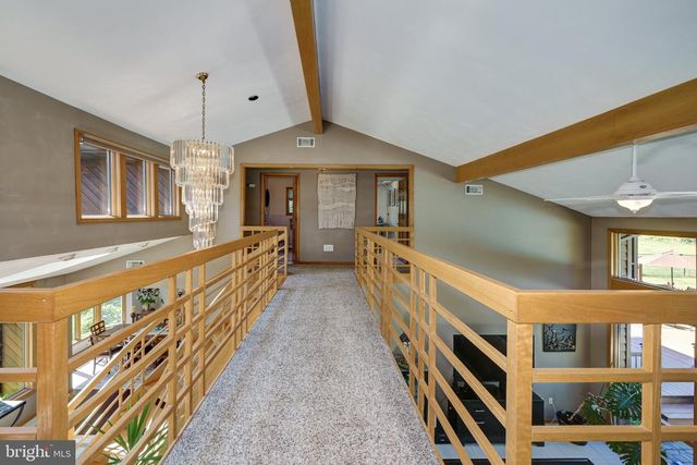 2016 WALL AVE, Burlington, NJ 08016