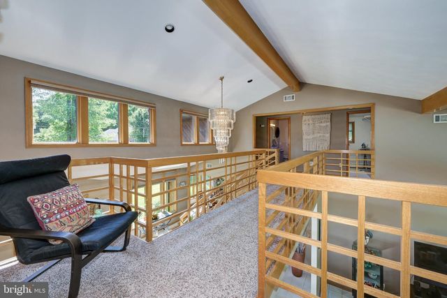 2016 WALL AVE, Burlington, NJ 08016