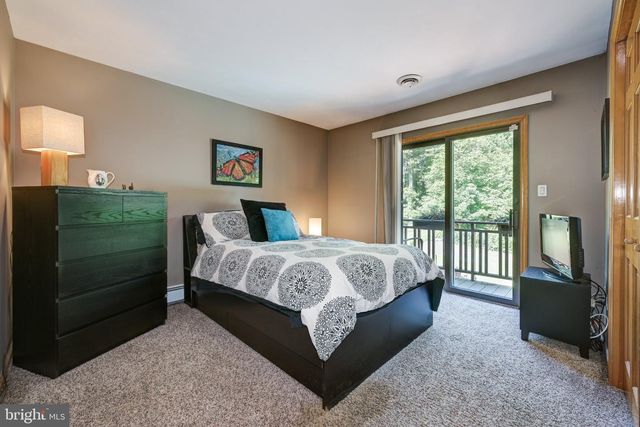 2016 WALL AVE, Burlington, NJ 08016
