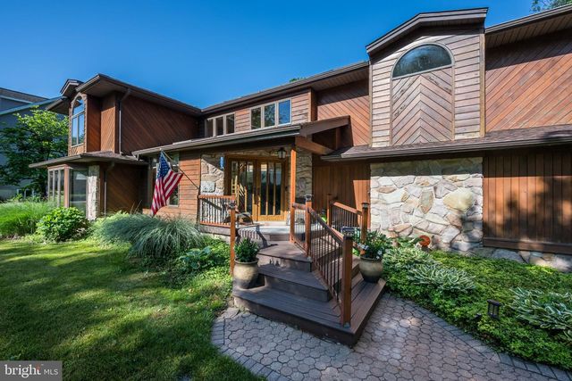 2016 WALL AVE, Burlington, NJ 08016