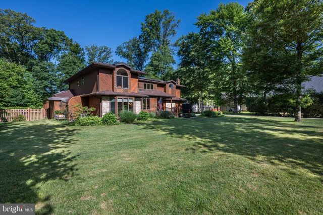 2016 WALL AVE, Burlington, NJ 08016