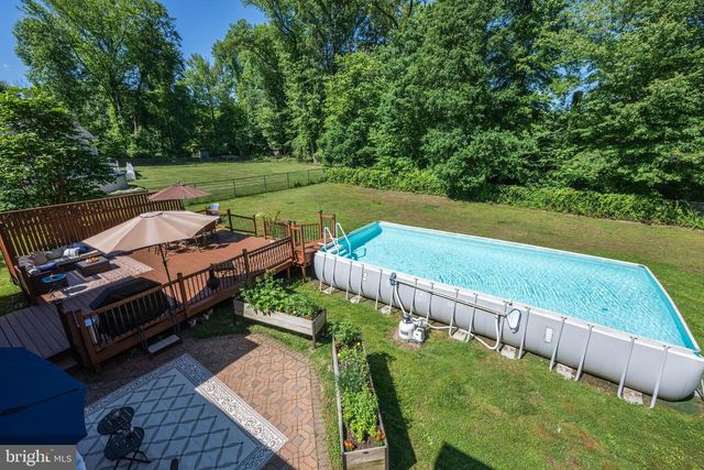 2016 WALL AVE, Burlington, NJ 08016