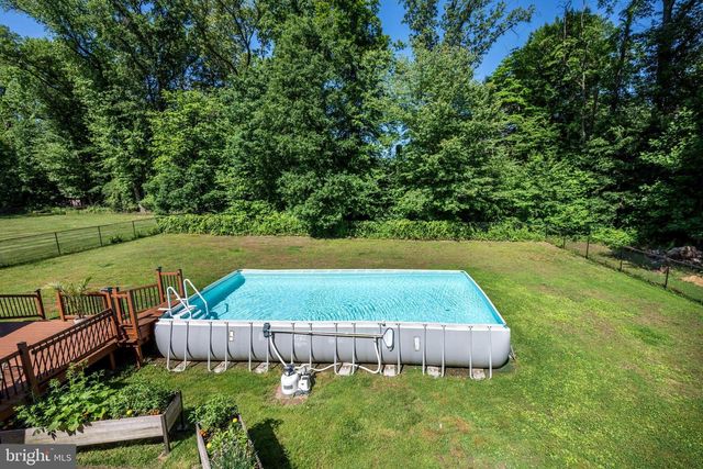 2016 WALL AVE, Burlington, NJ 08016