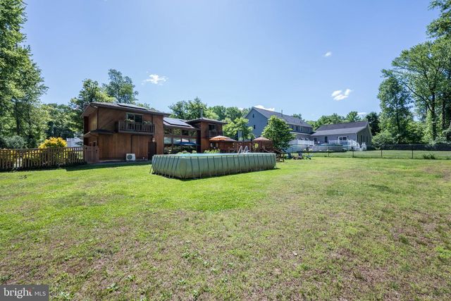 2016 WALL AVE, Burlington, NJ 08016