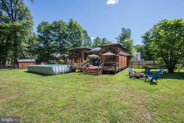 2016 WALL AVE, Burlington, NJ 08016