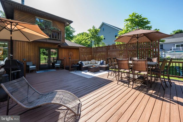 2016 WALL AVE, Burlington, NJ 08016