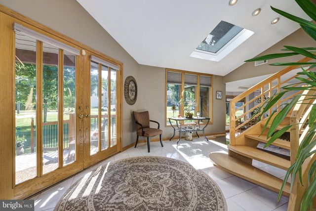 2016 WALL AVE, Burlington, NJ 08016