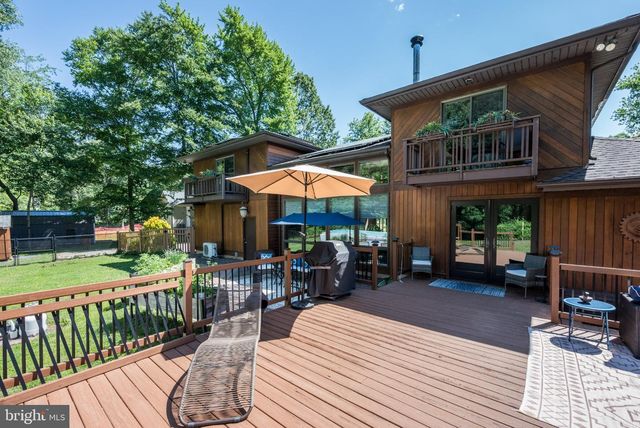 2016 WALL AVE, Burlington, NJ 08016