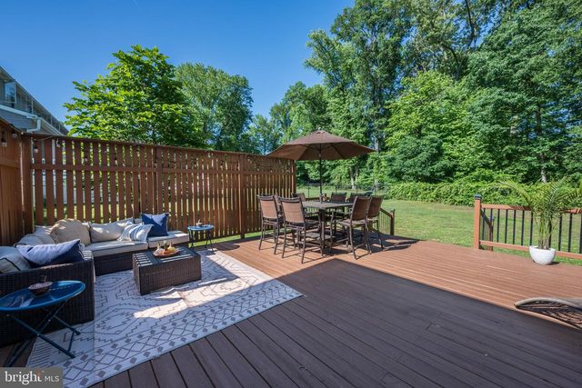 2016 WALL AVE, Burlington, NJ 08016