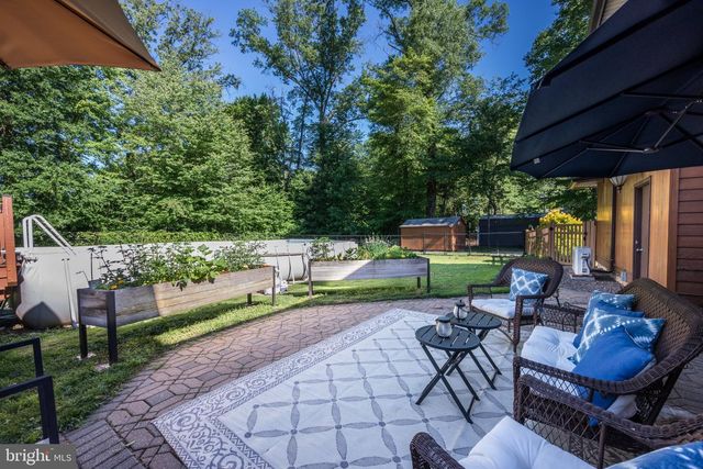 2016 WALL AVE, Burlington, NJ 08016