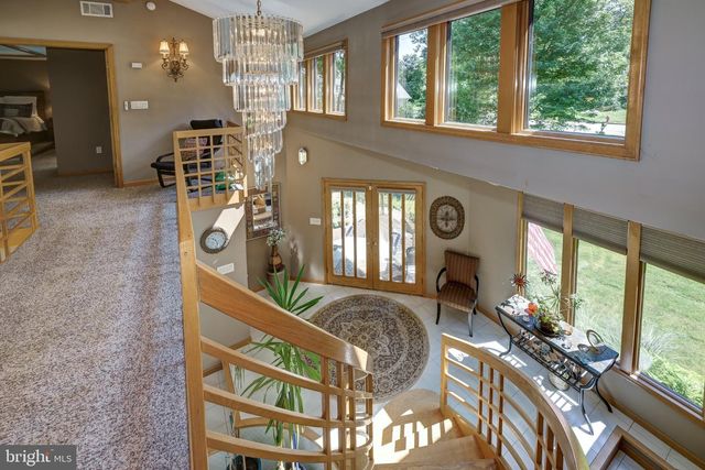2016 WALL AVE, Burlington, NJ 08016