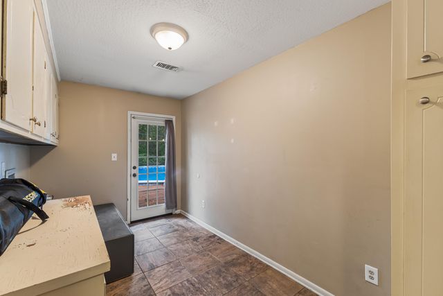 2101 Sunset Dr., Hattiesburg, MS 39402