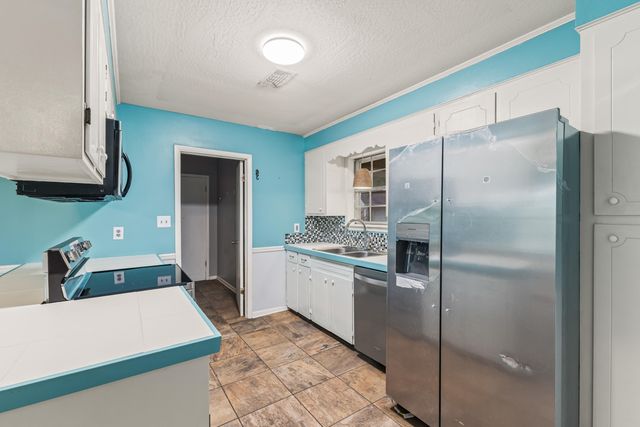 2101 Sunset Dr., Hattiesburg, MS 39402