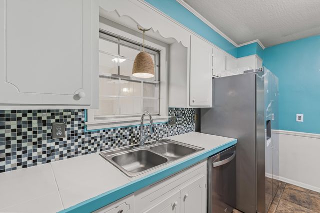 2101 Sunset Dr., Hattiesburg, MS 39402