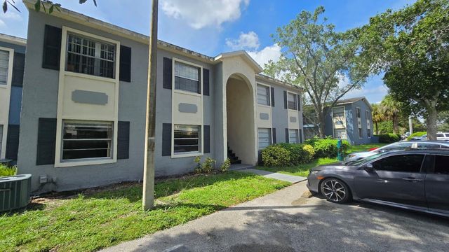 2555 N ALAFAYA TRAIL 105, Orlando, FL 32826
