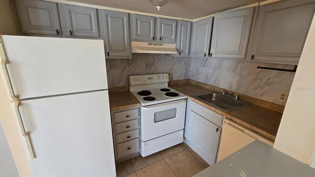 2555 N ALAFAYA TRAIL 105, Orlando, FL 32826
