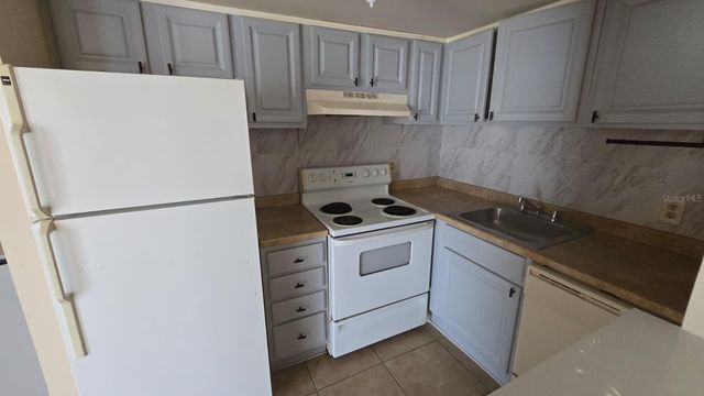 2555 N ALAFAYA TRAIL 105, Orlando, FL 32826