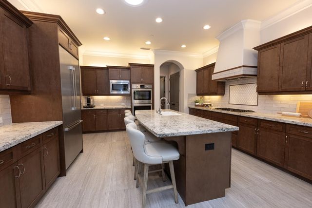 1863 E Calle Verde Way, Fresno, CA 93730