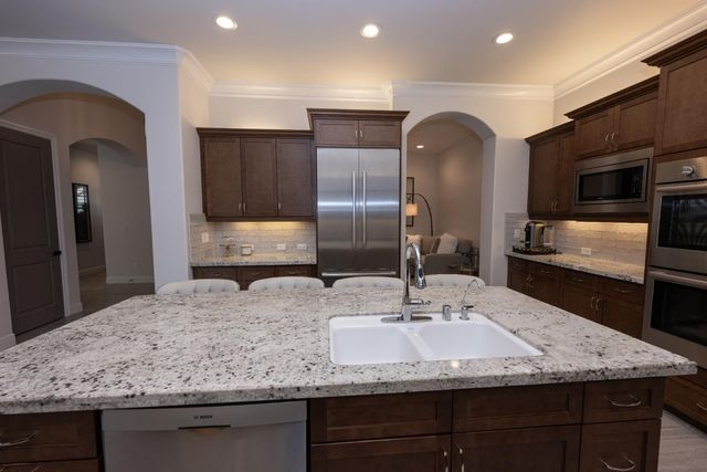 1863 E Calle Verde Way, Fresno, CA 93730