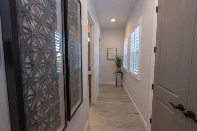 1863 E Calle Verde Way, Fresno, CA 93730