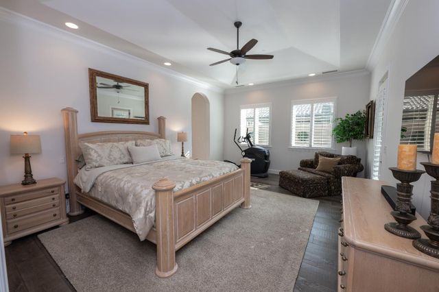 1863 E Calle Verde Way, Fresno, CA 93730