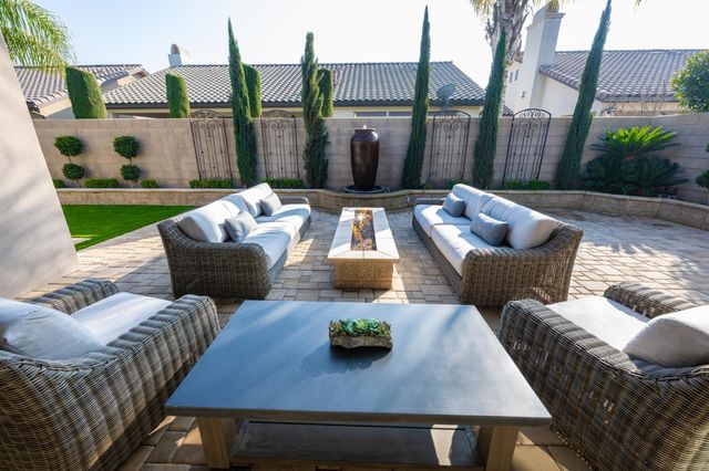 1863 E Calle Verde Way, Fresno, CA 93730
