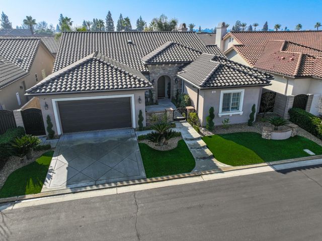 1863 E Calle Verde Way, Fresno, CA 93730