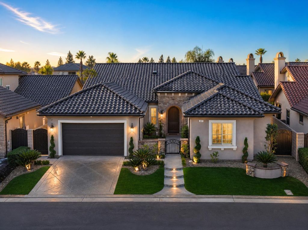 1863 E Calle Verde Way, Fresno, CA 93730