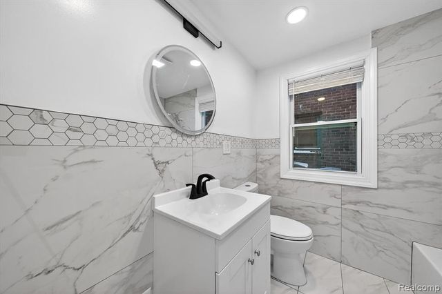 16873 Mansfield Street, Detroit, MI 48235