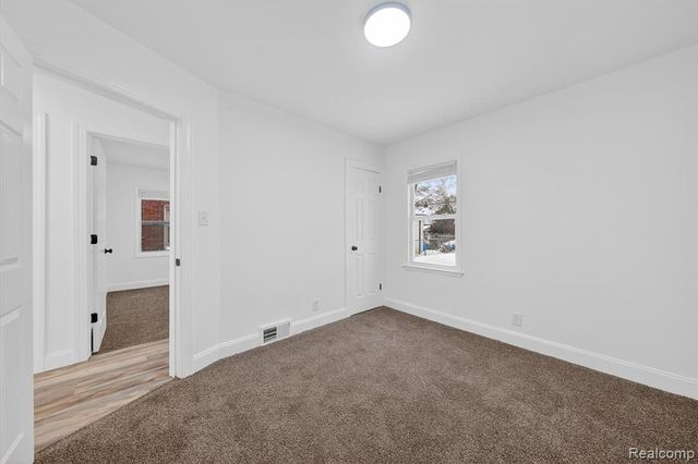 16873 Mansfield Street, Detroit, MI 48235