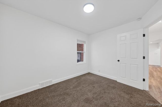 16873 Mansfield Street, Detroit, MI 48235