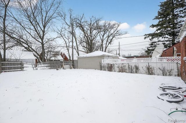 16873 Mansfield Street, Detroit, MI 48235