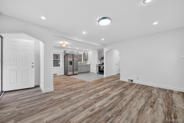 16873 Mansfield Street, Detroit, MI 48235