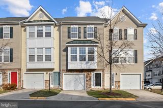 22941 FONTWELL SQ, Sterling, VA 20166