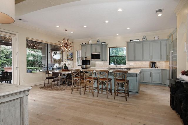 36 Golden Scroll Circle, The Woodlands, TX 77382