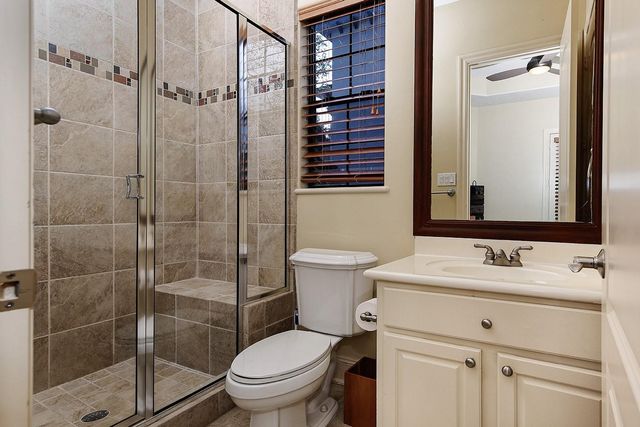 36 Golden Scroll Circle, The Woodlands, TX 77382