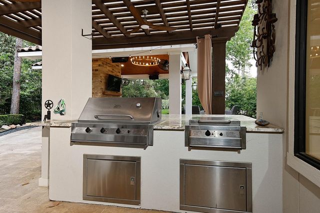 36 Golden Scroll Circle, The Woodlands, TX 77382