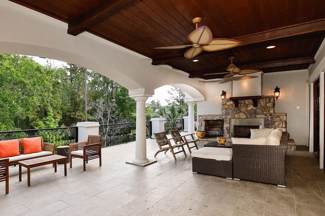 36 Golden Scroll Circle, The Woodlands, TX 77382