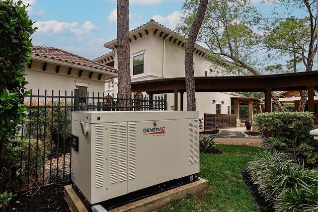 36 Golden Scroll Circle, The Woodlands, TX 77382