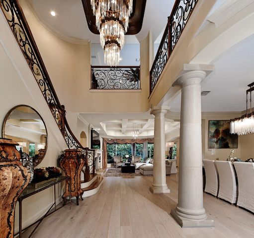 36 Golden Scroll Circle, The Woodlands, TX 77382