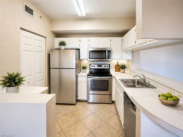 6490 Aragon WAY 303, Fort Myers, FL 33966
